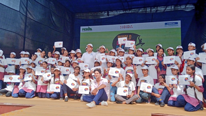 Clean Noida Club in Association with HCL Foundation and Noida Authority Lead the Way to A Better, Cleaner Noida
